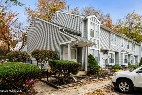 401 Woodlake Manor Dr, Lakewood, NJ, 08701-3735 | Card Image