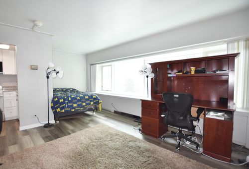 3k-555 E William St, Ann Arbor, MI, 48104-2430 | Card Image