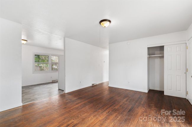 279 State St, House other with 3 bedrooms, 1 bathrooms and null parking in Asheville NC | Image 9