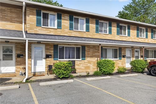 1529 Lee Terrace Drive, Wickliffe, OH, 44092 | Card Image