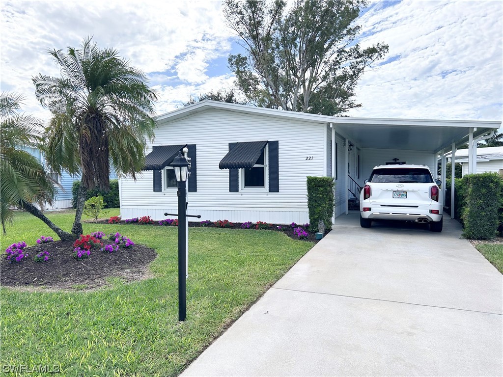 Belle Isle Ct, Naples, FL 34112