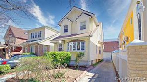 6267 99th Street, New York, NY, 11374 | Card Image