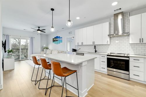 apt-301-3101 Govalle Ave, Austin, TX, 78702-3043 | Card Image