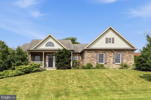 7132 Lone Ridge Ct, FAYETTEVILLE, PA, 17222-9431 | Card Image