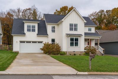 2831 Signal Farms Lane, Home with 4 bedrooms, 3 bathrooms and 2 parking in Signal Mountain TN | Image 2