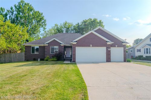 24986 Murray St, Harrison Twp, MI, 48045-3358 | Card Image