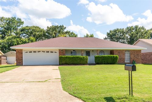 218 Benoist Cir, Bossier City, LA, 71111-5131 | Card Image