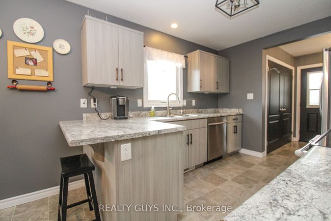 3211 County Rd 2, House other with 7 bedrooms, 4 bathrooms and 6 parking in Keene ON | Image 9