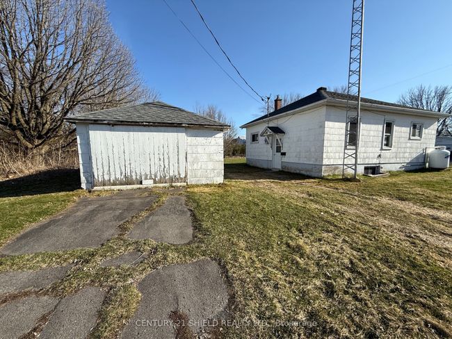 2 Ash St, House other with 2 bedrooms, 1 bathrooms and 2 parking in Newington ON | Image 5