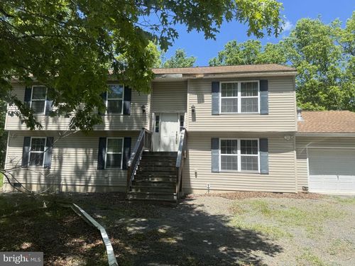 5472 Gingerbread Ln, East Stroudsburg, PA, 18302-8857 | Card Image