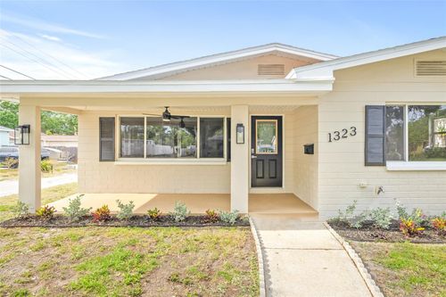 1323 48th Ave N, ST PETERSBURG, FL, 33703-3523 | Card Image