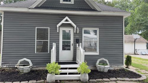 841 S Hickory St, Ottawa, KS, 66067-2913 | Card Image