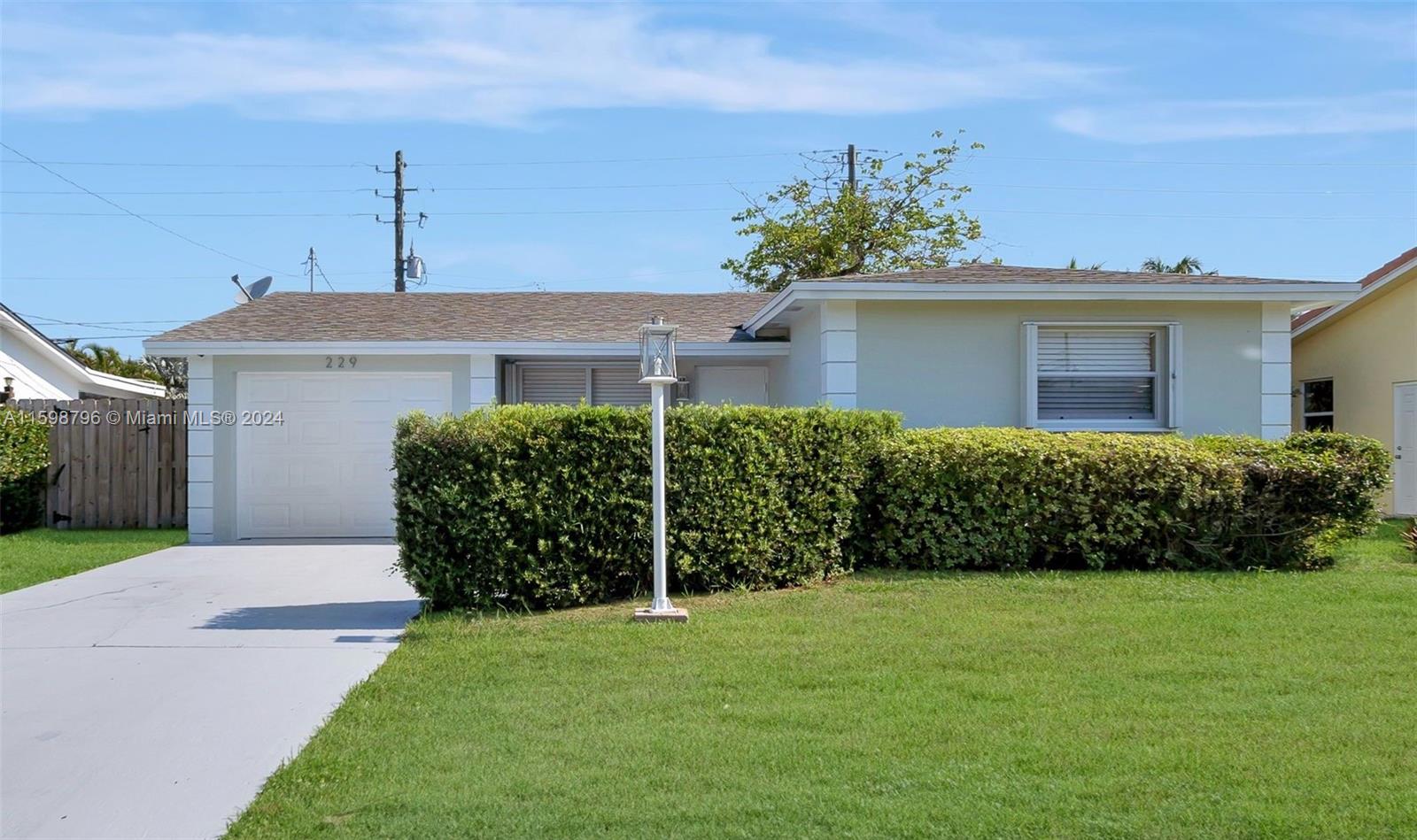 4th St, Dania, FL 33004