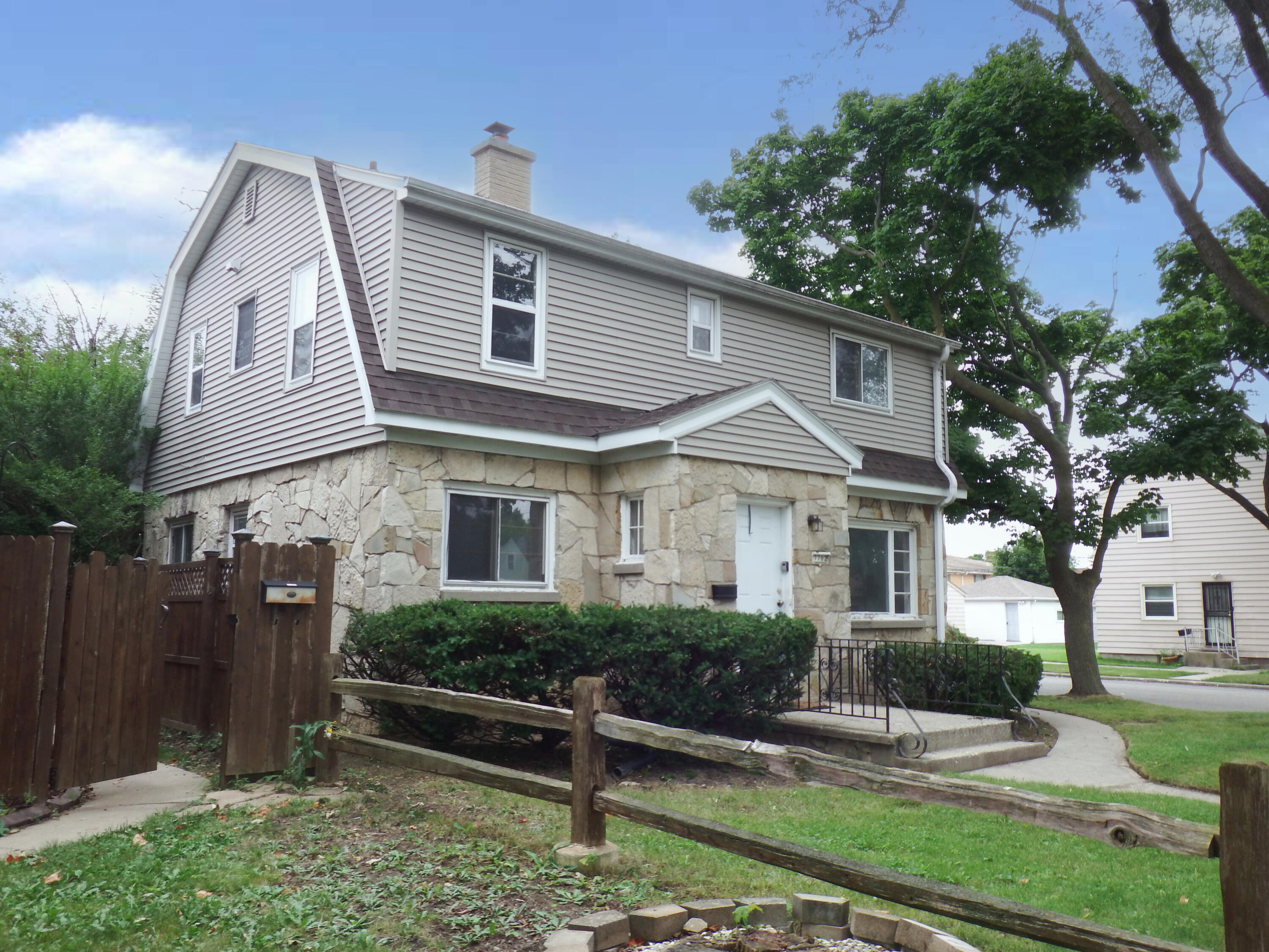 Keefe Ave, Milwaukee, WI 53222