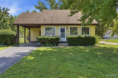 2760 Grants Pkwy, Florissant, MO, 63031-1957 | Card Image