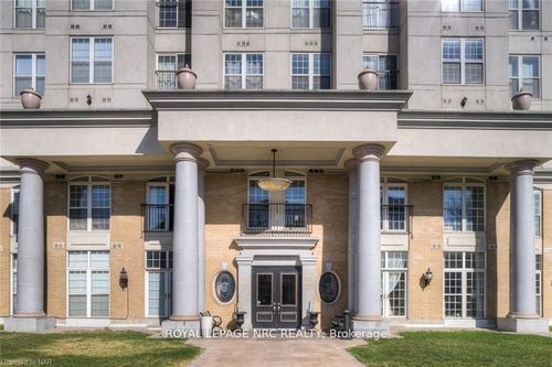 812-135 James St S, Hamilton, ON, L8P2Z6 | Card Image