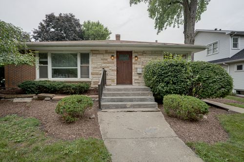 219 Spring Ave, Naperville, IL, 60540-4445 | Card Image