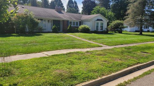 601 Manor Dr, Albion, MI, 49224-2021 | Card Image