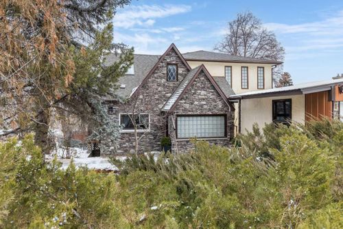 176 1 St Sw, Medicine Hat, AB, T1A3Y9 | Card Image