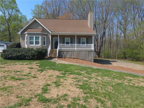 1113 Ridgecliff Dr, Rural Hall, NC, 27045-9716 | Card Image