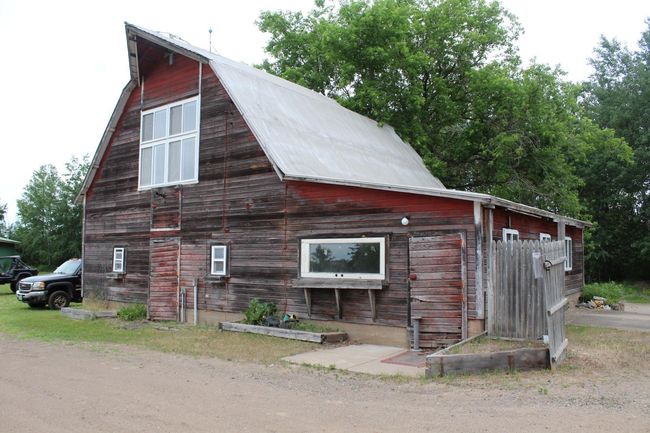 Barn with Living Quarters & Storage | Image 16