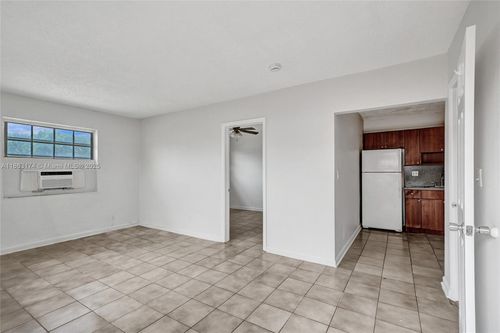 apt-4-2525 Superior St, Opa-Locka, FL, 33054-4082 | Card Image