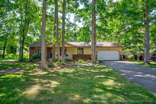 4372 Shady Oak Ct, Hudsonville, MI, 49426-9352 | Card Image