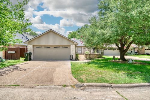 710 Chevy Chase, Bryan, TX, 77802 | Card Image