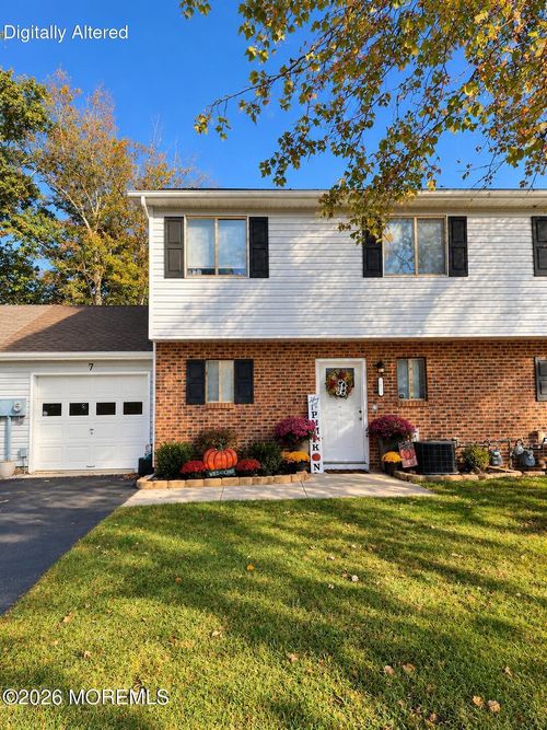 7 Elizabeth Ct, Howell, NJ, 07731-2854 | Card Image
