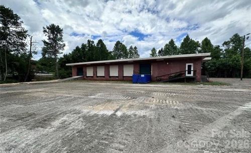 2324 Us 70 E, Marion, NC, 28752-6778 | Card Image