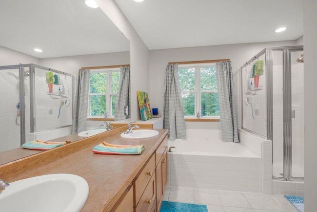 Primary Bath with Tub and Shower | Image 19