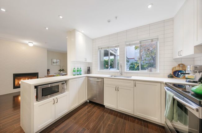 102 - 1860 W 6 Th Ave, Townhouse with 2 bedrooms, 1 bathrooms and 1 parking in Vancouver BC | Image 6
