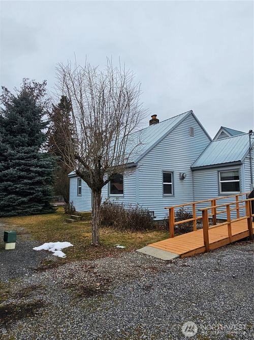 504 W Roberts Ave, Chewelah, WA, 99109-9039 | Card Image