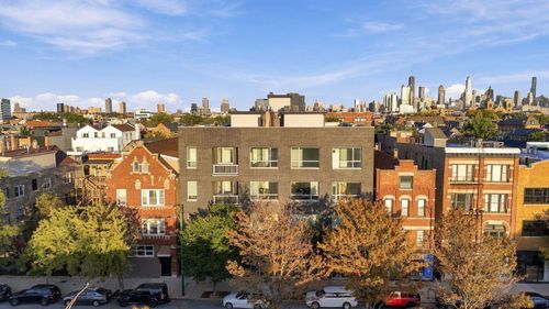 4w-1433 N Ashland Ave, Chicago, IL, 60622-2439 | Card Image