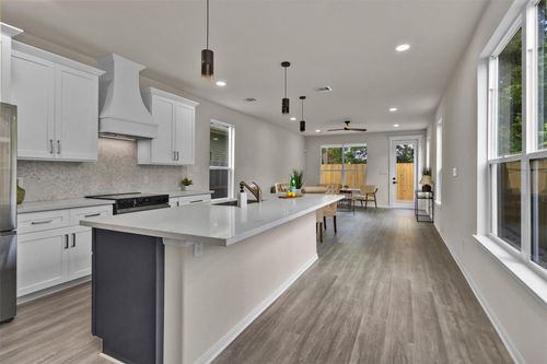 2413 Harlem St, Houston, TX, 77020-4504 | Card Image