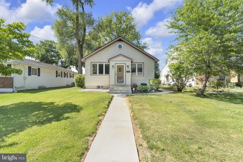 417 Roberts Ave, BELLMAWR, NJ, 08031-1404 | Card Image