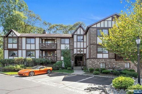 1008 Thoreau Ct, Mahwah, NJ, 07430-2393 | Card Image