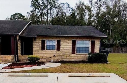 9525-9525 Lake Park Dr, THONOTOSASSA, FL, 33592-3517 | Card Image