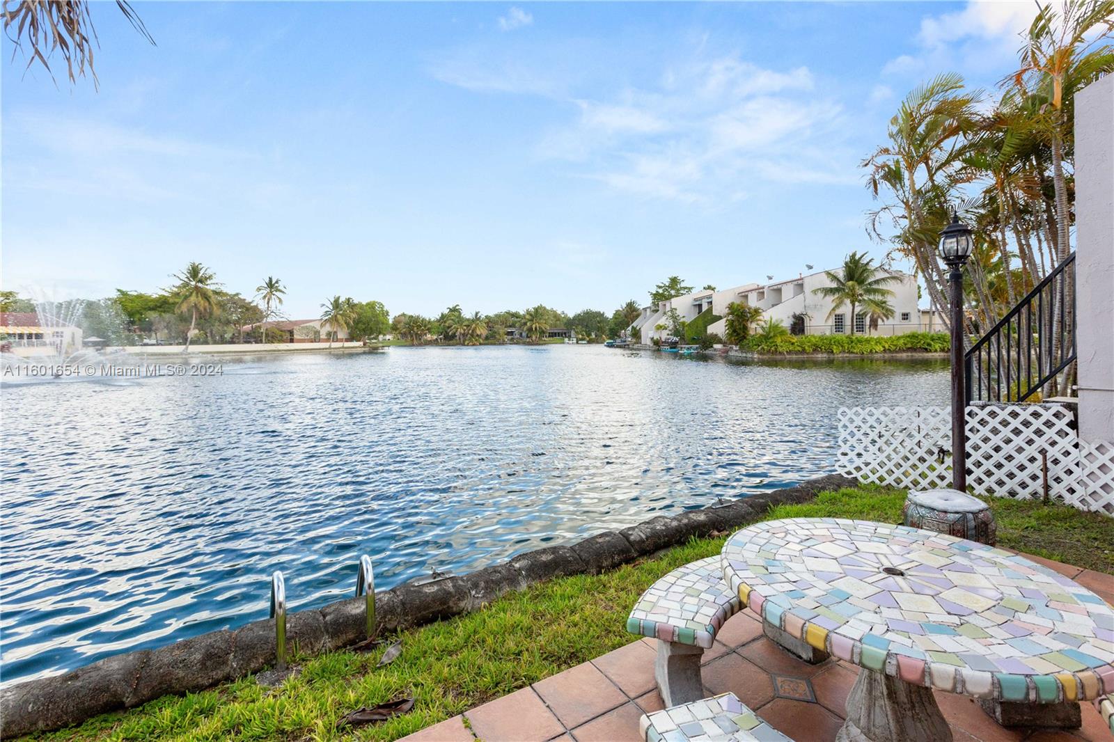 Jacaranda Ln, Miami Lakes, FL 33014