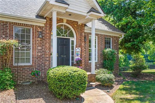 7600 Pond Ct, Kernersville, NC, 27284-9085 | Card Image