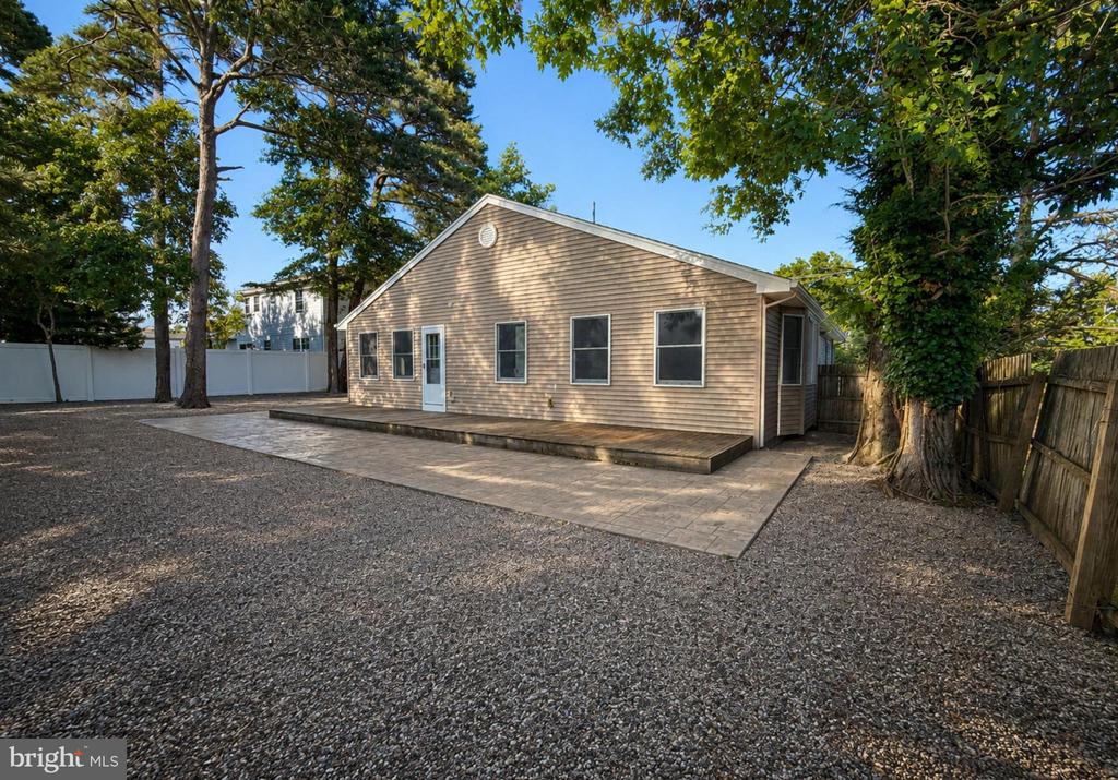 Residential in MANAHAWKIN 2