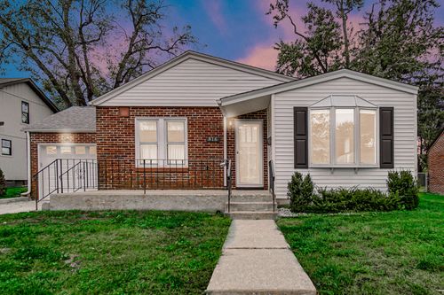816 Jefferson St, Valparaiso, IN, 46383-5004 | Card Image