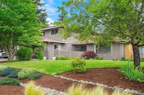 1121 180th St Sw, Lynnwood, WA, 98037-8215 | Card Image