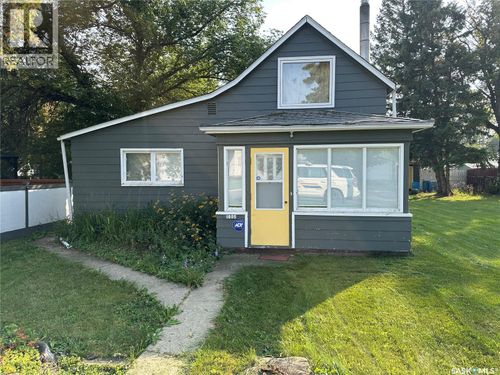 1005 9th St, Rosthern, SK, S0K | Card Image