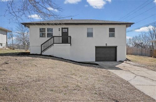 1707 Stacy Rd, Harrisonville, MO, 64701-3552 | Card Image