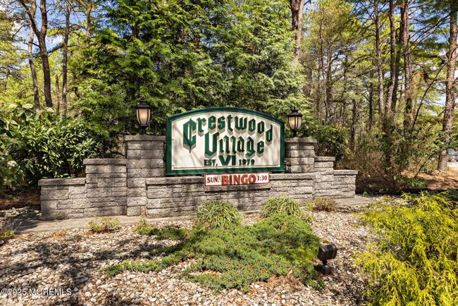 Enjoy the peace and tranquility of Crestwood Village 6 | Image 28