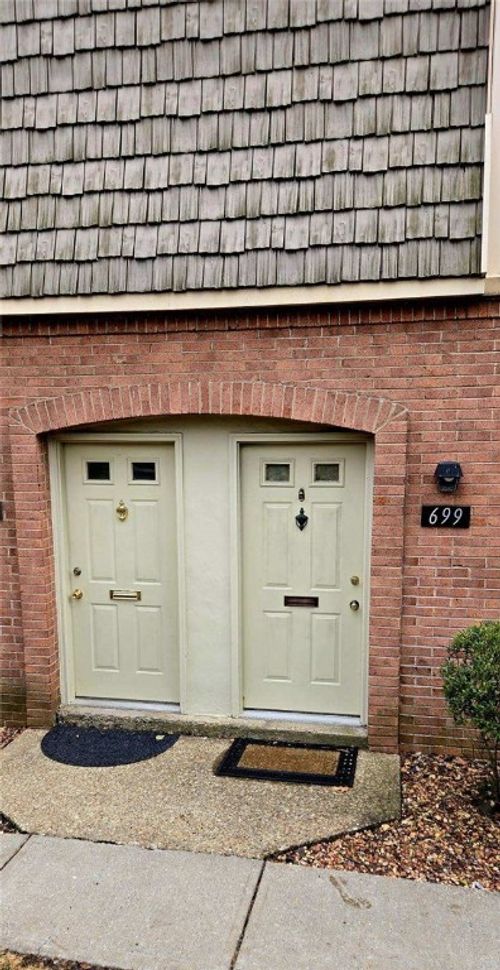 699 Pennsbury Blvd, Pittsburgh, PA, 15205-1620 | Card Image