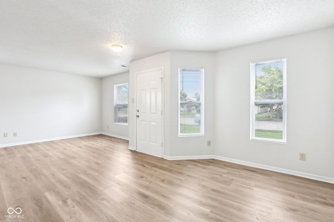 13355 Heroic Way, House other with 3 bedrooms, 3 bathrooms and null parking in Fishers IN | Image 8