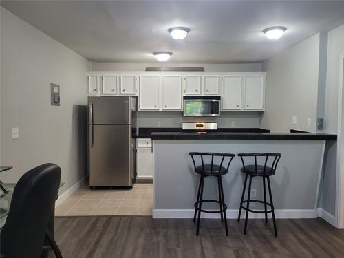 apt-14-304 E 33rd St, Austin, TX, 78705-2474 | Card Image