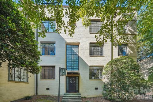 28-c4-bldg-1121 Myrtle Ave, Charlotte, NC, 28203-3521 | Card Image